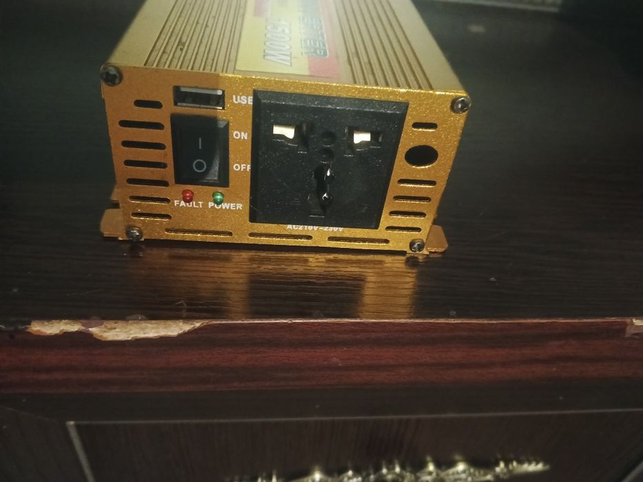 Inverter  sotiladi 12v~220v ga aylatradi arginal