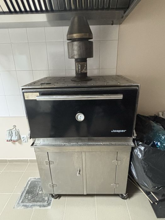 Vand cuptor josper pe carbuni