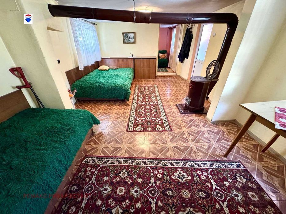 Къща с двор за продажба в гр. Две могили