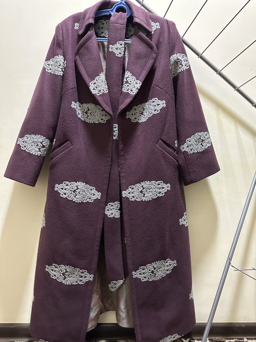 2 ta yangi palto sotiladi