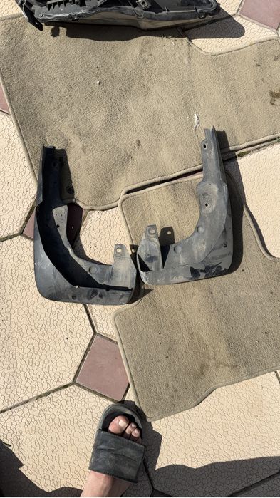 Передние оригинальные брызговики Honda Cr-V R3