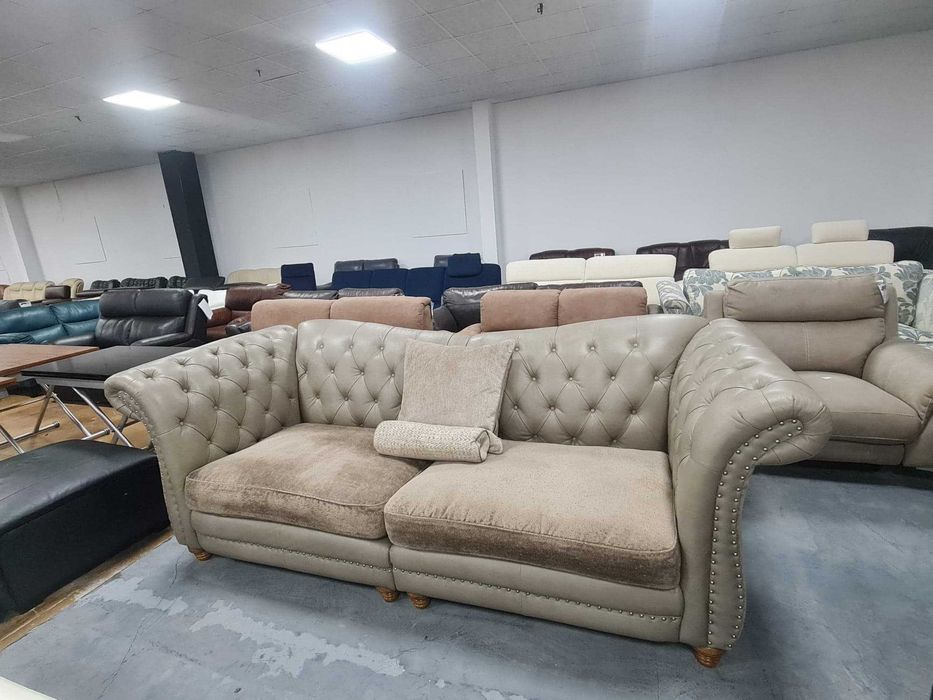 Бежов диван от кожа и плат четворка тип Честърфийлд
