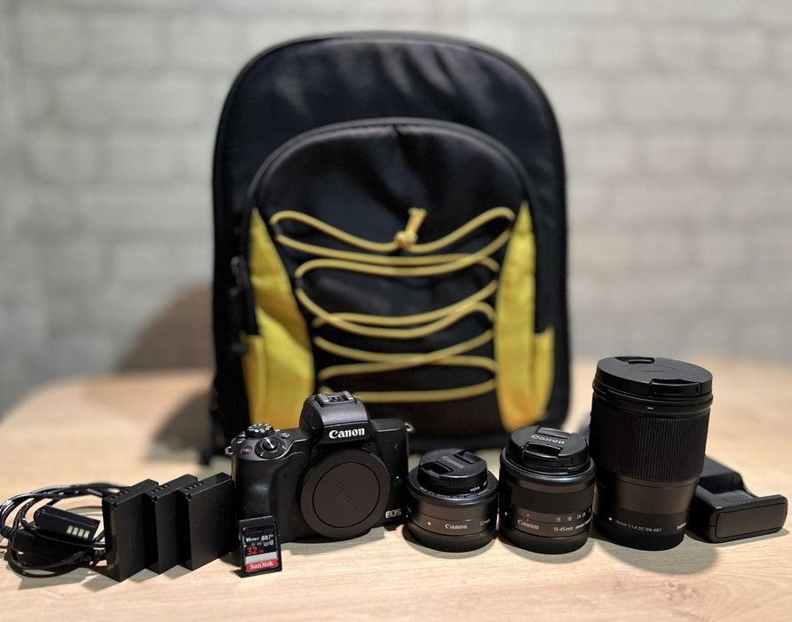 Kit Complet Vlogging/Foto Canon EOS M50 + Sigma 16mm f1.4 + Canon 22mm f2 + Accesorii