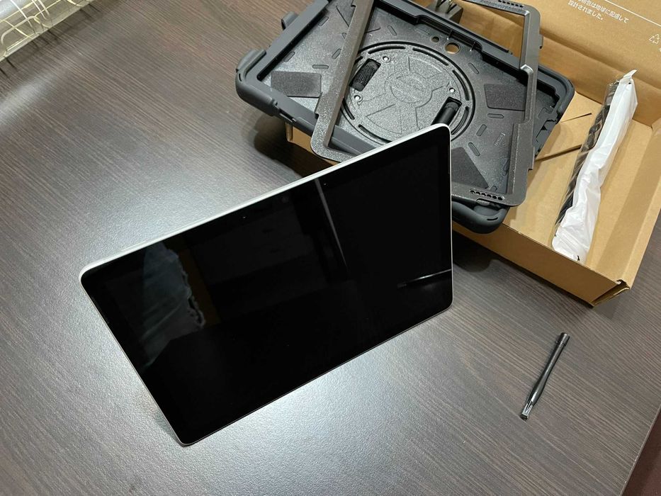 Microsoft Surface go3, i3 ,8gb ram,128gb ssd,win 11 pro