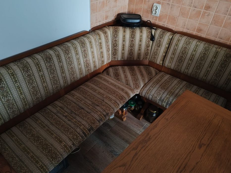 Masa de bucătărie și colțar