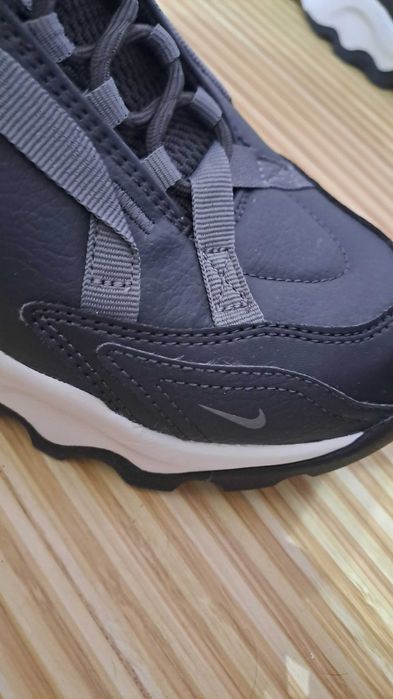 Чисто нови обувки на nike