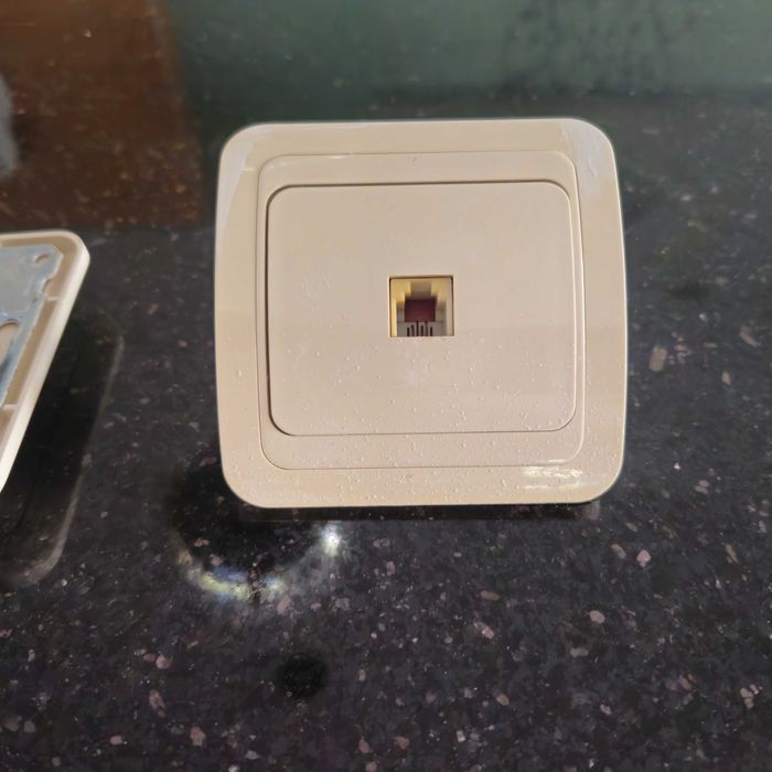 РАЗПРОДАЖБА! Ключове, контакти, розетки