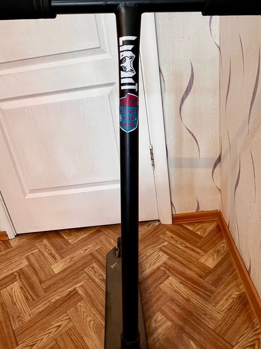 Трюковой самакат Limit