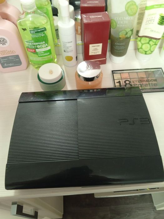 Продам PS3 Super Slim