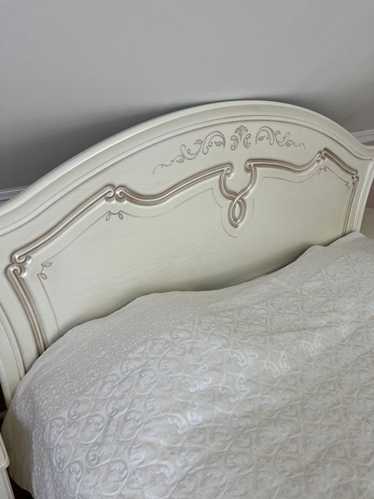 Продам спальный гарнитур