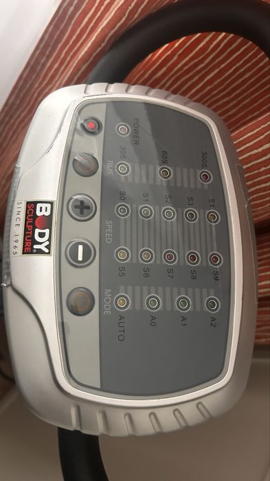 Platforma vibranta body sculpture
