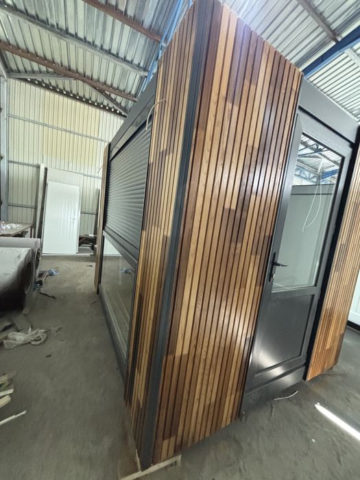 Vand conrainer modular cu riflaj de lemm