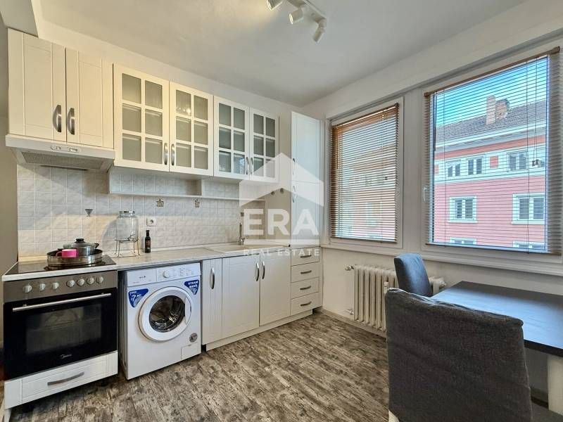 Апартамент до площад "Славейков" и ул. "Раковска"