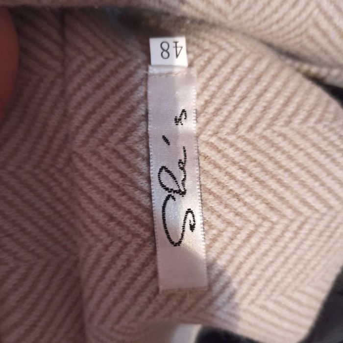 Бежевое стильное пальто