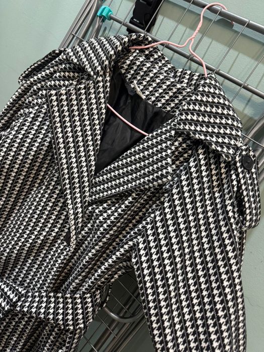 Продам пальто размер оверсайз совсем новый не одевала