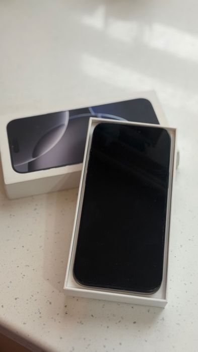 Oferta iphone 16 pro max titanium 256 Sanatate baterie 97%.