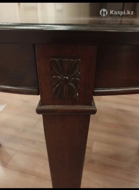 Стол из натурального дерева продам