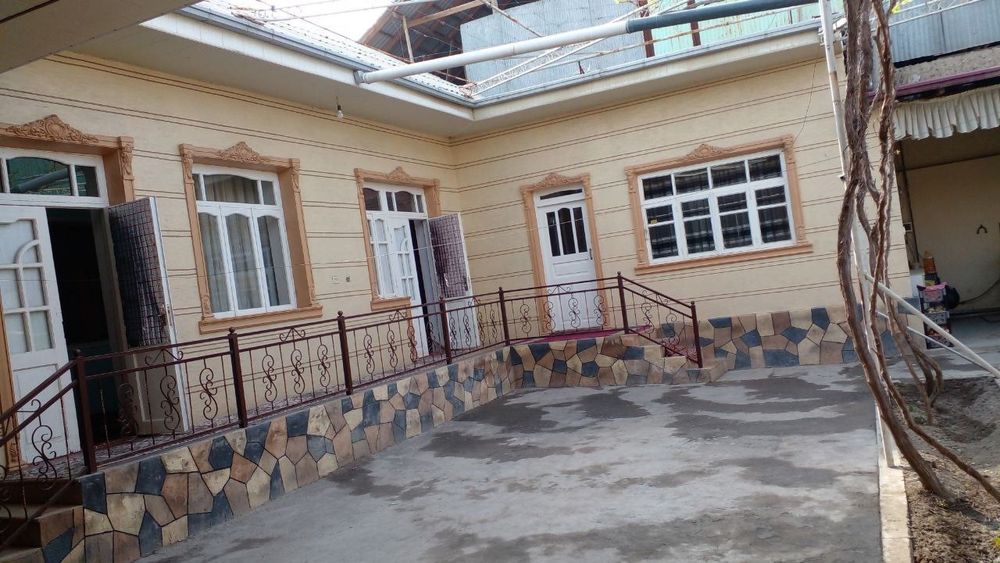 130,000$Ховли уй  сотилади бобур калхозда йўл бойида 8сотх  9 хона