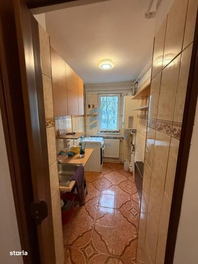 Apartament 2 Camere in Zona Lujerului complet Renovat cu centrala Prop