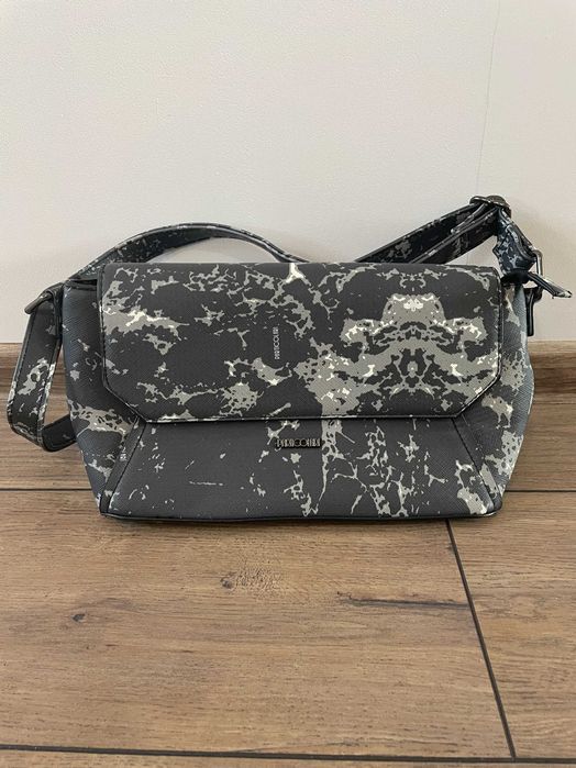 Продавам дамски чанти на Mona Visa & Particolari