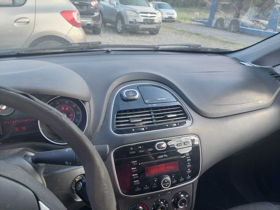 Fiat Grande Punto 1,2 i , Фиат Гранде Пунто Ево на части!
Юни 2010