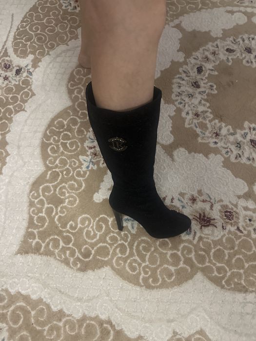 Шикарные сапоги 39 размера