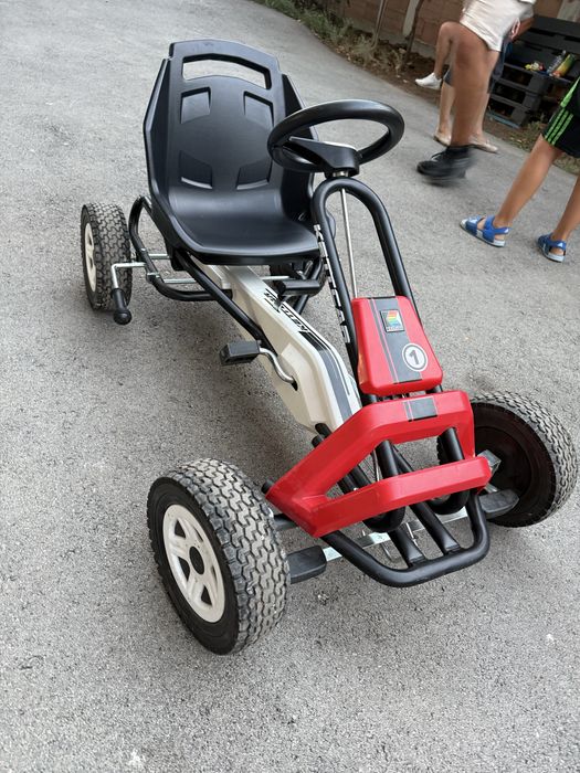 Детска количка с педали