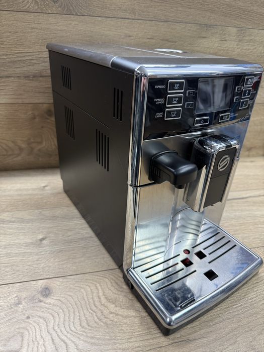 Продавам кафемашина Saeco PicoBaristo Type:HD8927