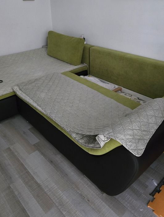 Vând canapea extensibilă living