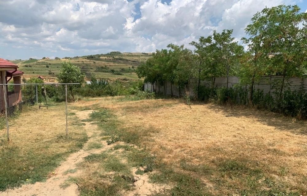 Teren intravilan de 2.300 mp de vânzare în Izvor, Simnicu de Sus, la doar câteva minute de Craiova