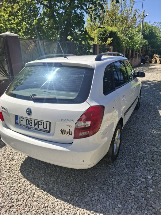 Skoda Fabia 1.6 TDI 2013
Capacitate cilindrica 1598cm3
Consum extraurban 4.5l/100km