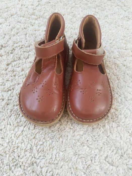 Сандали за момичета