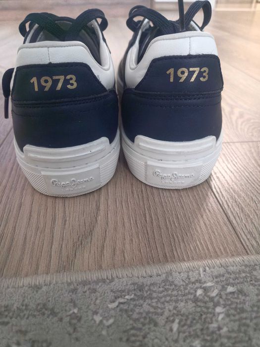 Нови мъжки обувки