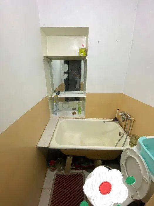 1/3/4. Сергели 2. Дом - бывшее общежити, квартира 18 м².