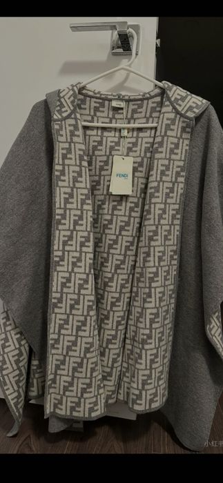 Poncho Fend*model 2026, 4 modele