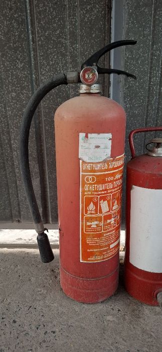 Огнетушитель разные