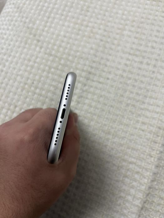 Iphone 11 в среднем сост