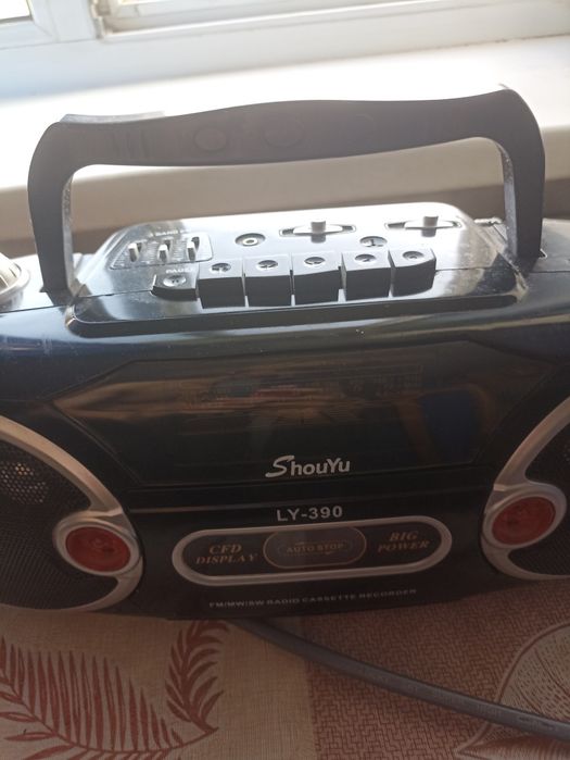 Портативный магнитофон, магнитола