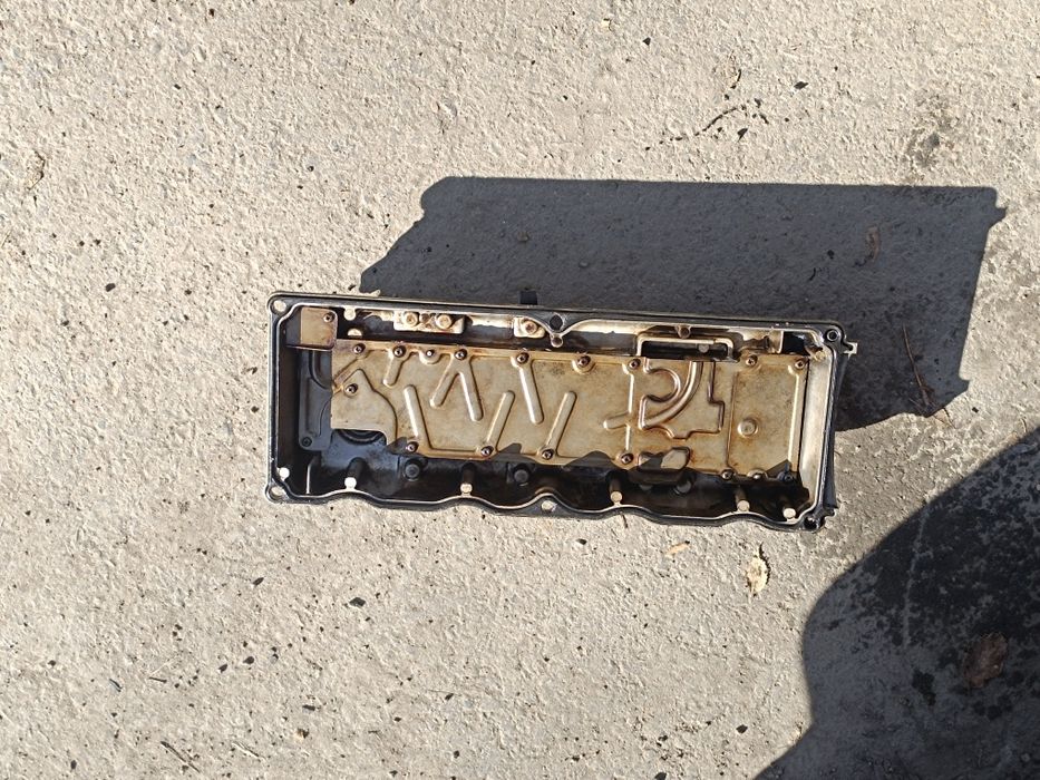 Клапанная крышка Mazda 323