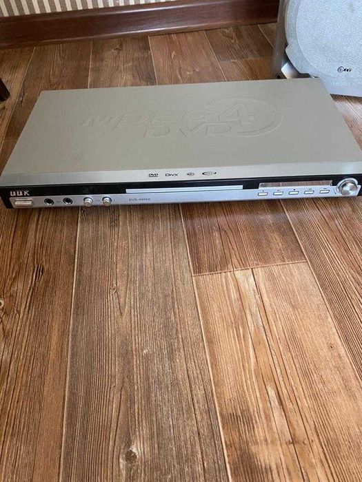 Продам DVD плейер