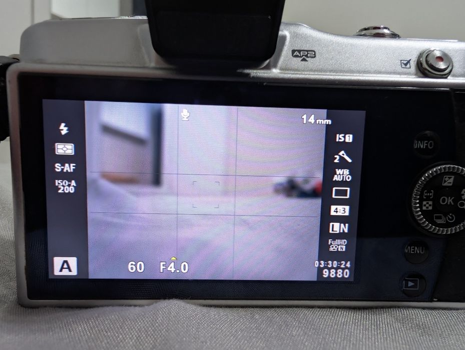 Безогледален фотоапарат Olympus E-pm1, 14-42 IIR MSC