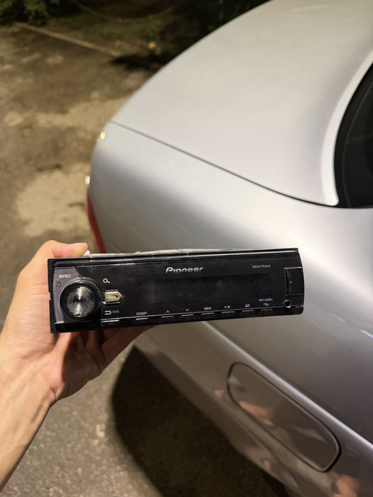 Продам могнттолу Pioneer MVH-580BT