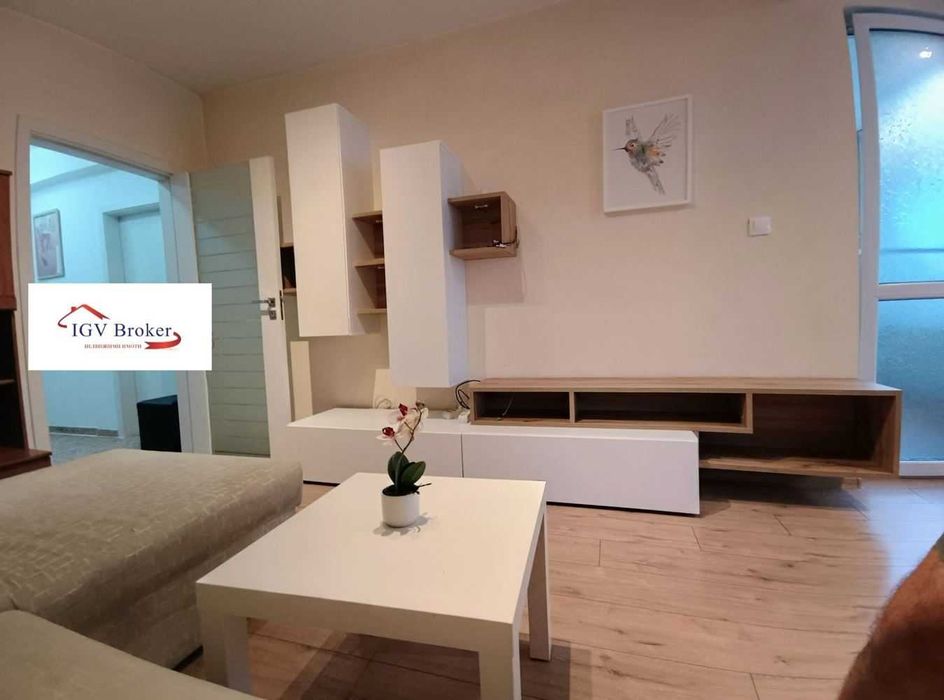 Дава се под наем Тристаен апартамент в София, Център - 100 кв.м за 698.19 € - Снимка #2