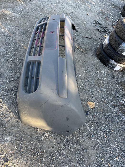 Предна броня за Рено Трафик 2002- 2007г