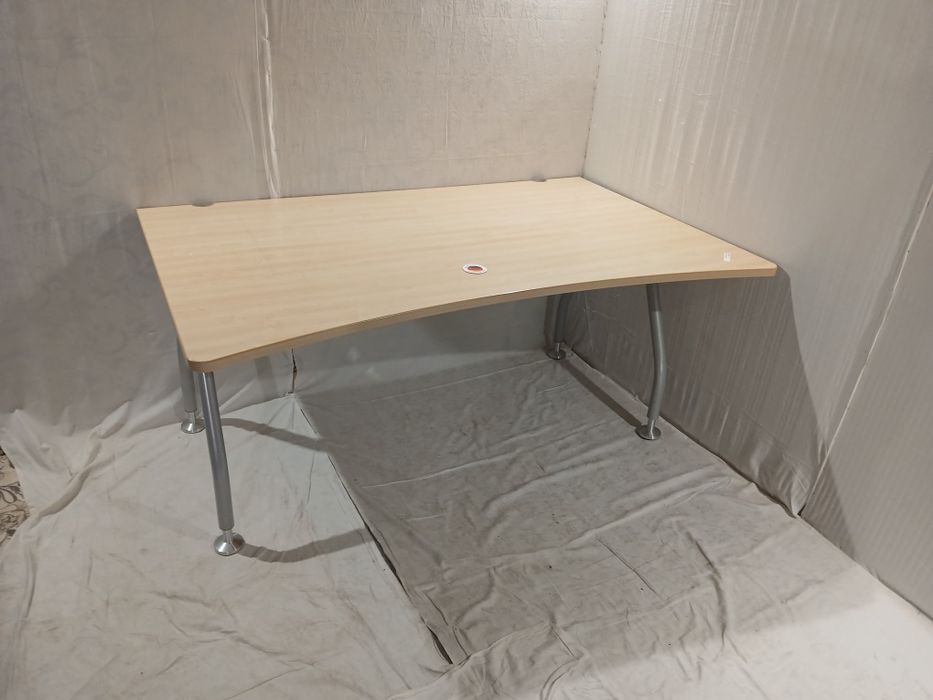 Masa de birou cu înălțime reglabila