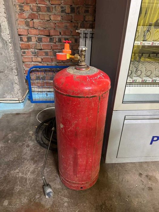 Продам баллон газовый с редуктором