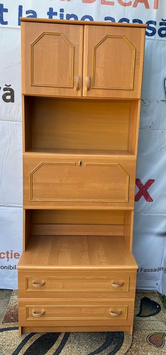 2 buc Biblioteca cu rafturi; Dulap cu sertare; Vitrina