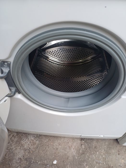 Срочно продаётся стиральная машинка Bosch 6кг отлично работает