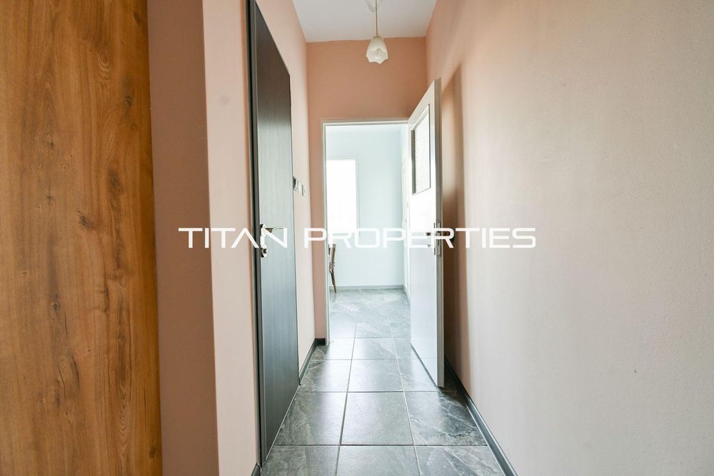 Продава се Двустаен апартамент в София, Надежда 2 - 65 кв.м за 1687 €/кв.м - Снимка #11