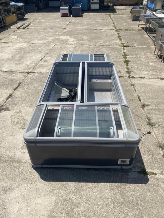 Минусови хладилни витрини AHT